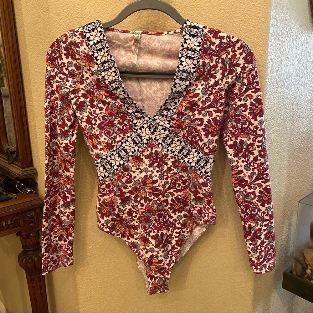 INTIMATELY FREE PEOPLE Women Multicolor Floral V-Neck Bodysuit Size XS